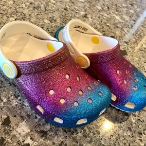 EUC Crocs toddler girls, rainbow glitter 8